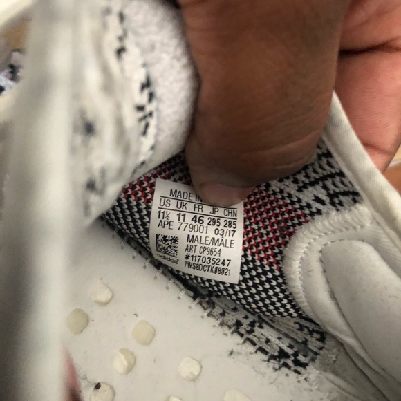 Yeezy 350 V2 zebras - Picture 5 of 6